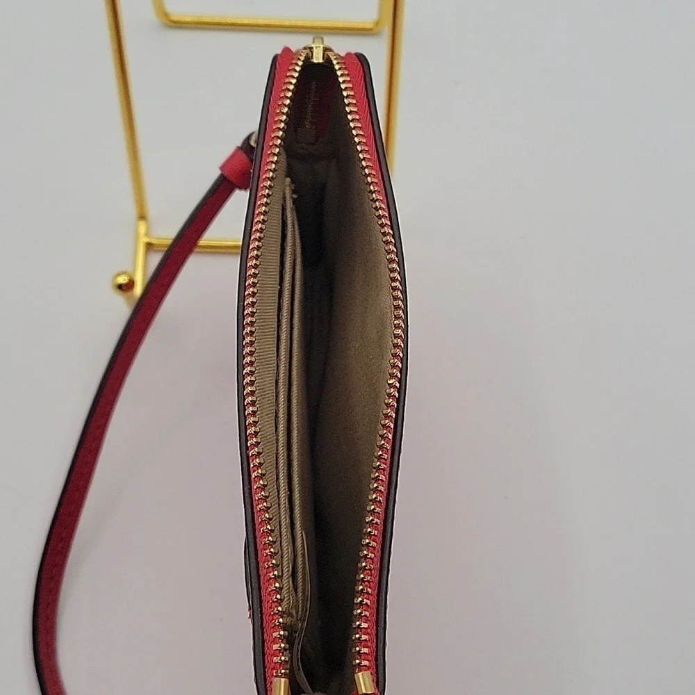 COACH Wristlet Pink Pebbled Leather Hang Tag Back Card Pocket
